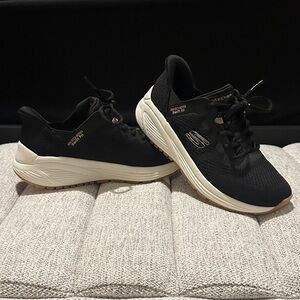 Skechers swift fit running sneakers